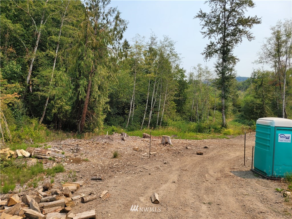 2050 Holcomb Road Kelso, WA 98626 - Photo 3 of 14 Gallery Image 3