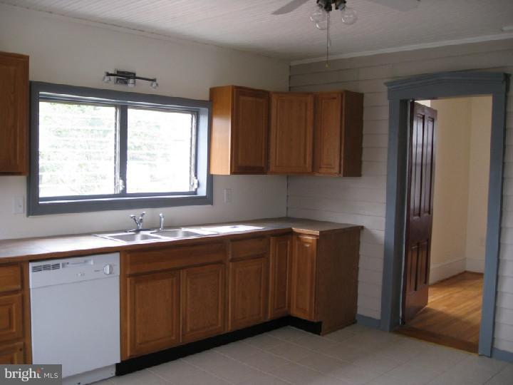 159 Old Limestone Road Oxford, PA 19363 - Photo 14 of 16 Kitchen