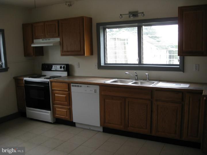 159 Old Limestone Road Oxford, PA 19363 - Photo 15 of 16 Kitchen