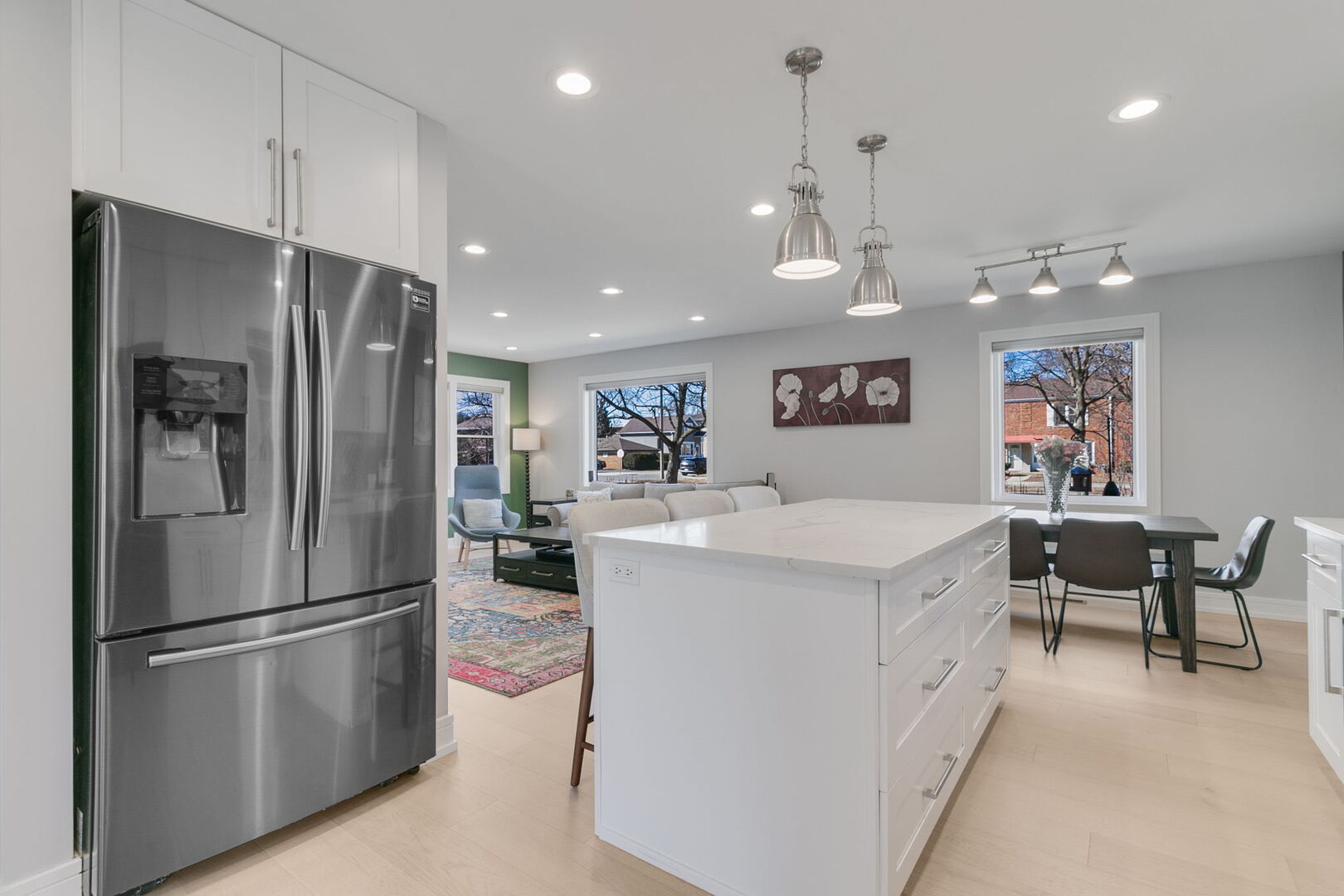 305 Des Plaines Avenue Riverside, IL 60546 - Photo 5 of 32 Gallery Image 5