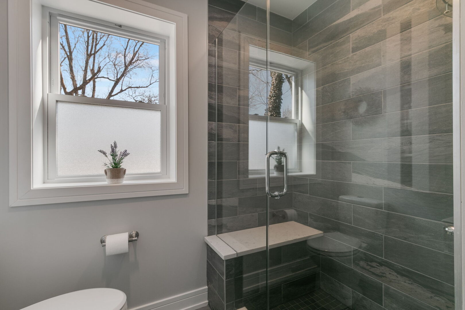305 Des Plaines Avenue Riverside, IL 60546 - Photo 8 of 32 Gallery Image 8