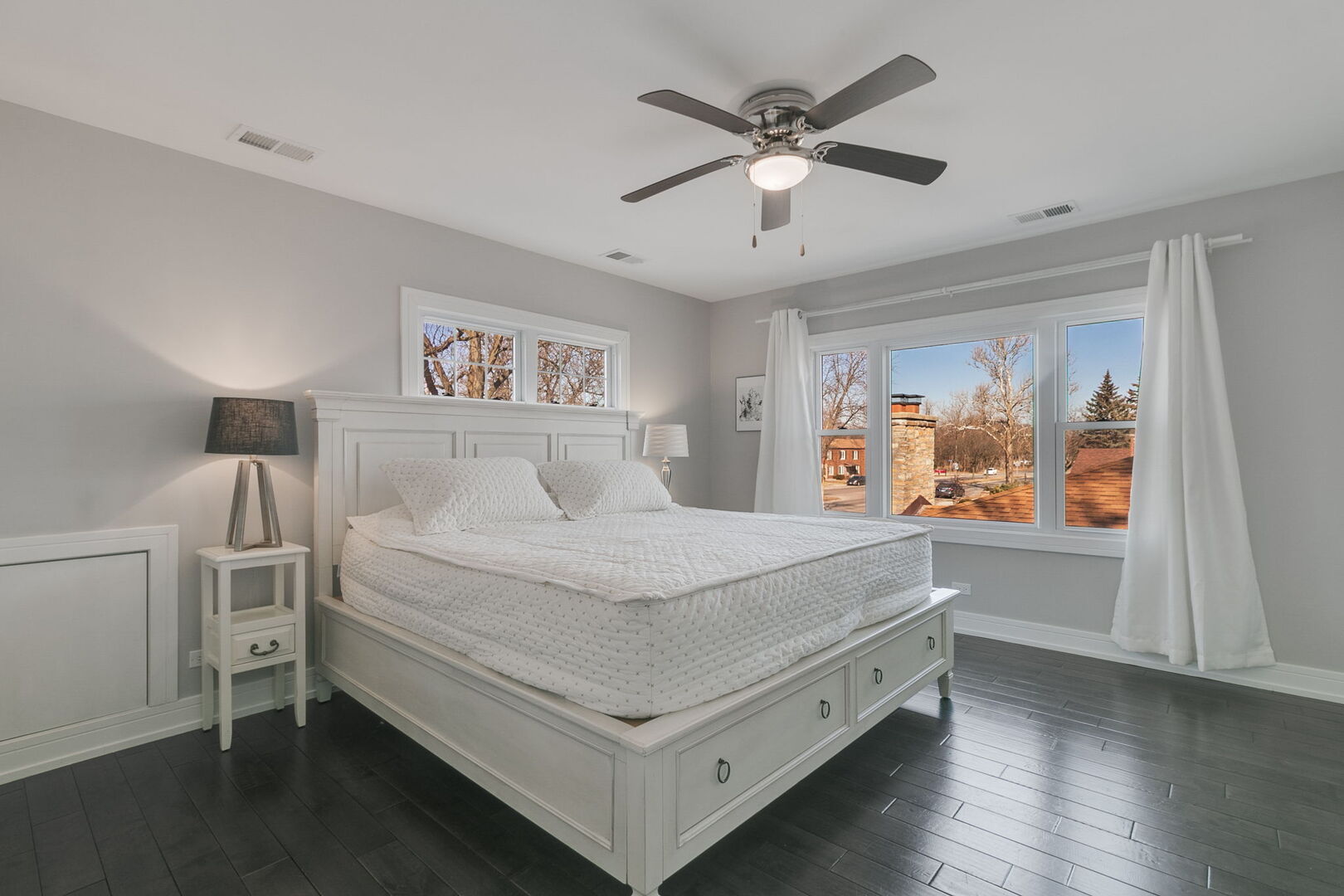 305 Des Plaines Avenue Riverside, IL 60546 - Photo 9 of 32 Gallery Image 9