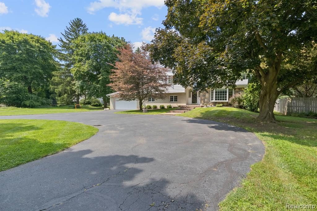 8740 Wise Road Commerce Township, MI 48382 - Photo 31 of 33