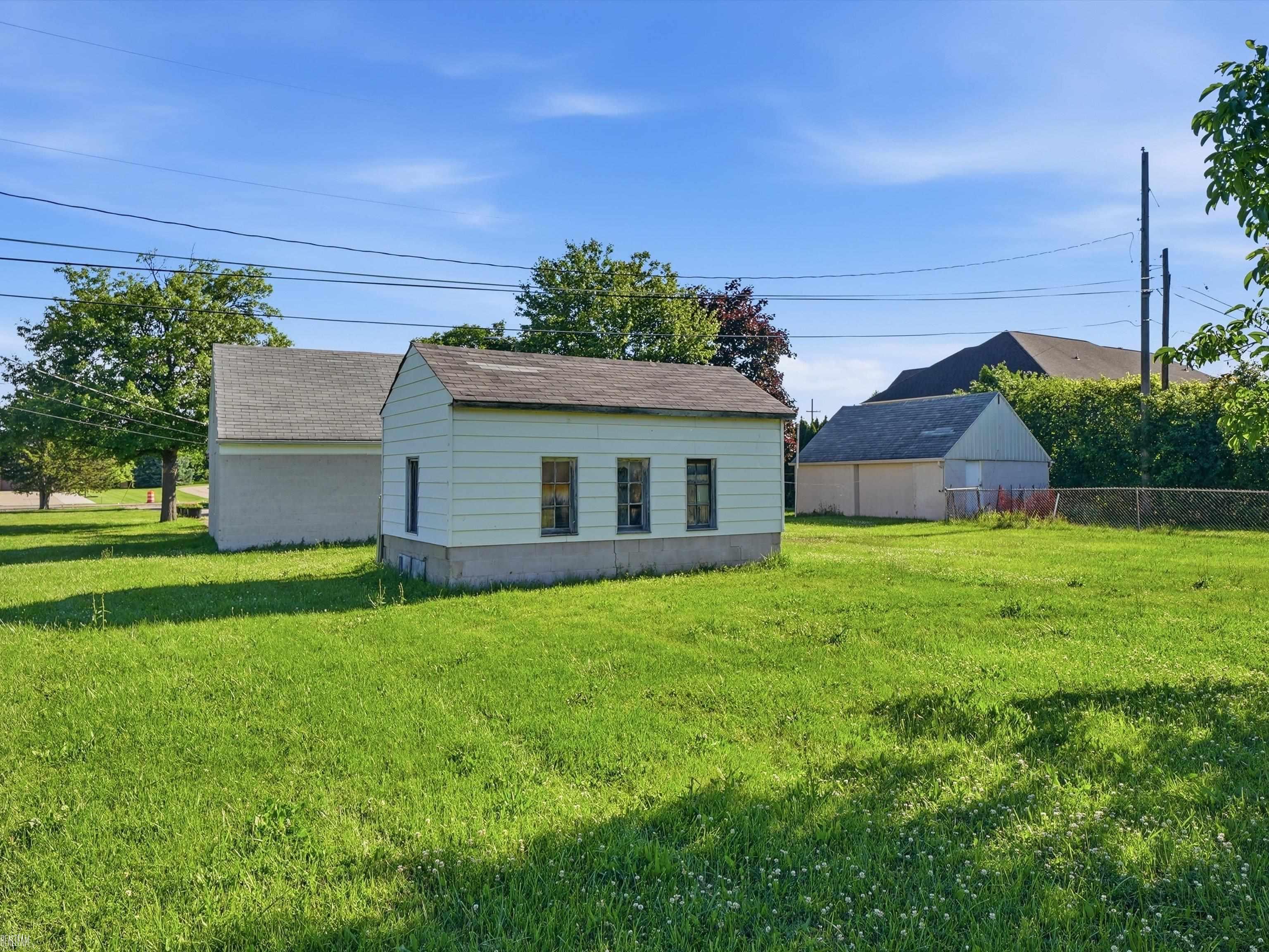 4466 18 1/2 Mile Road Sterling Heights, MI 48314 - Photo 28 of 41