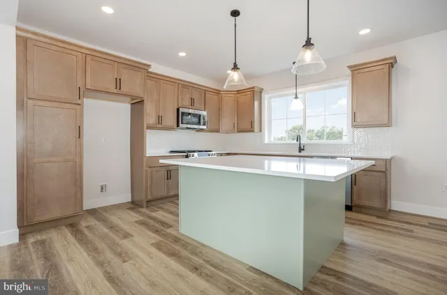 $599,900 | 107 Sparrow Lane, Elizabethtown, PA 17022