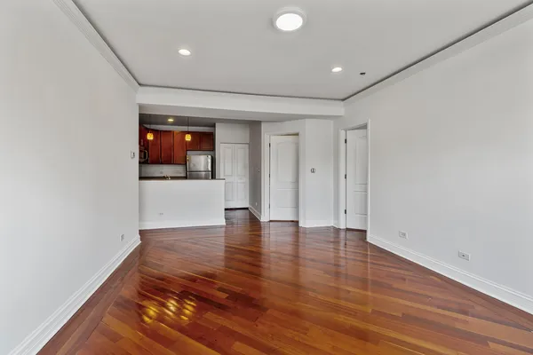 $1,879 | 7227 North Rogers Avenue, Unit 1W, Chicago, IL 60645