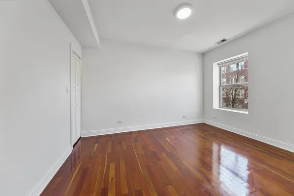 $1,879 | 7227 North Rogers Avenue, Unit 1W, Chicago, IL 60645