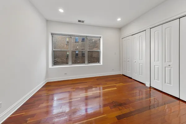 $1,879 | 7227 North Rogers Avenue, Unit 1W, Chicago, IL 60645