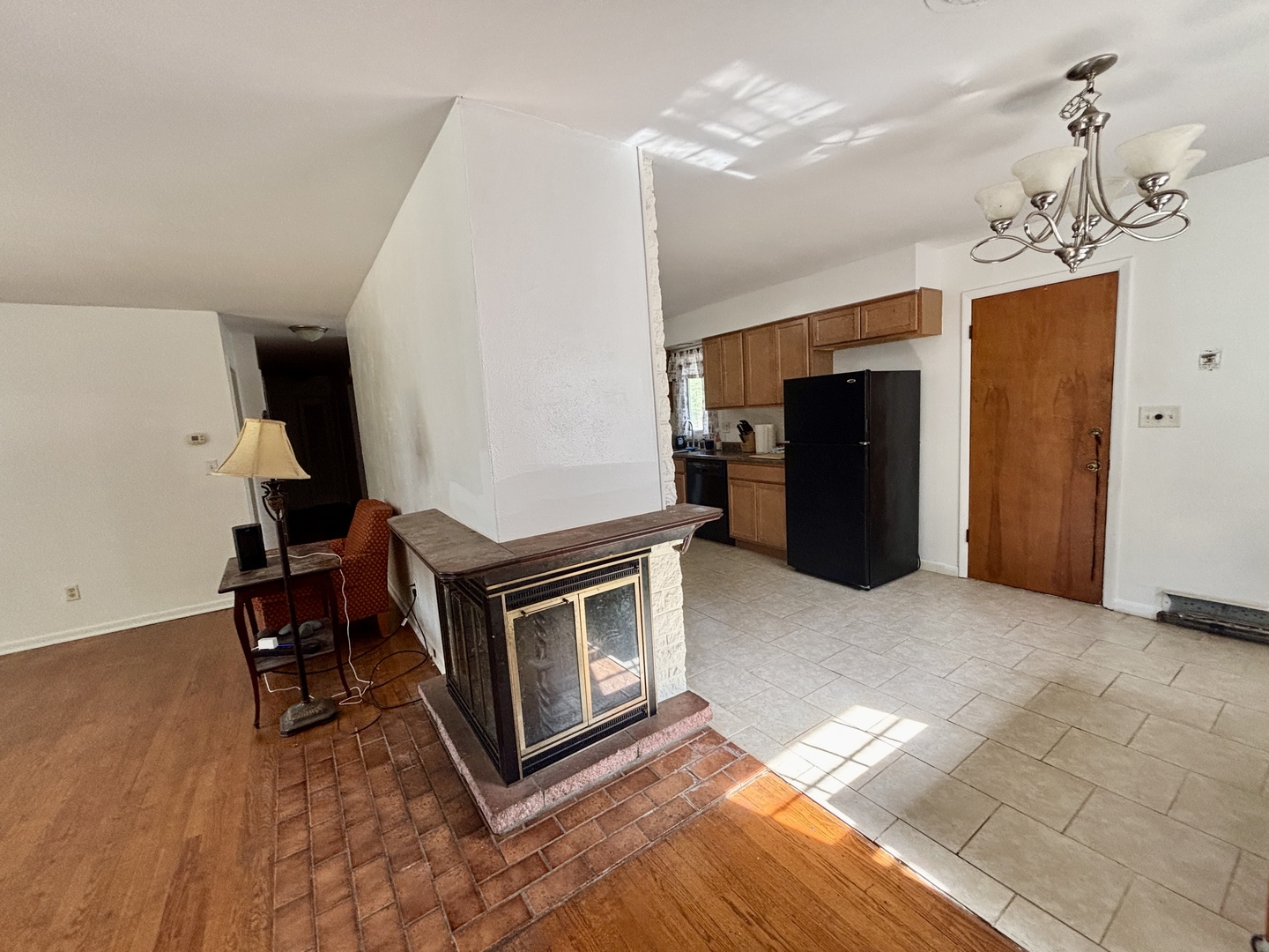911 Kenmore Road Rockford, IL 61108 - Photo 9 of 29 Gallery Image 9