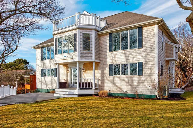 $3,700,000 | 724 Commercial Street, Provincetown, MA 02657