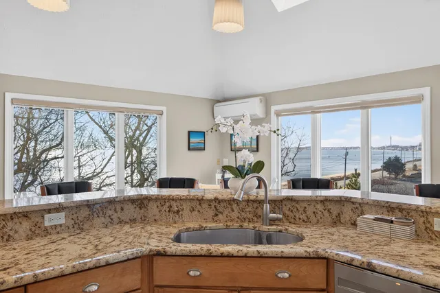 $3,700,000 | 724 Commercial Street, Provincetown, MA 02657