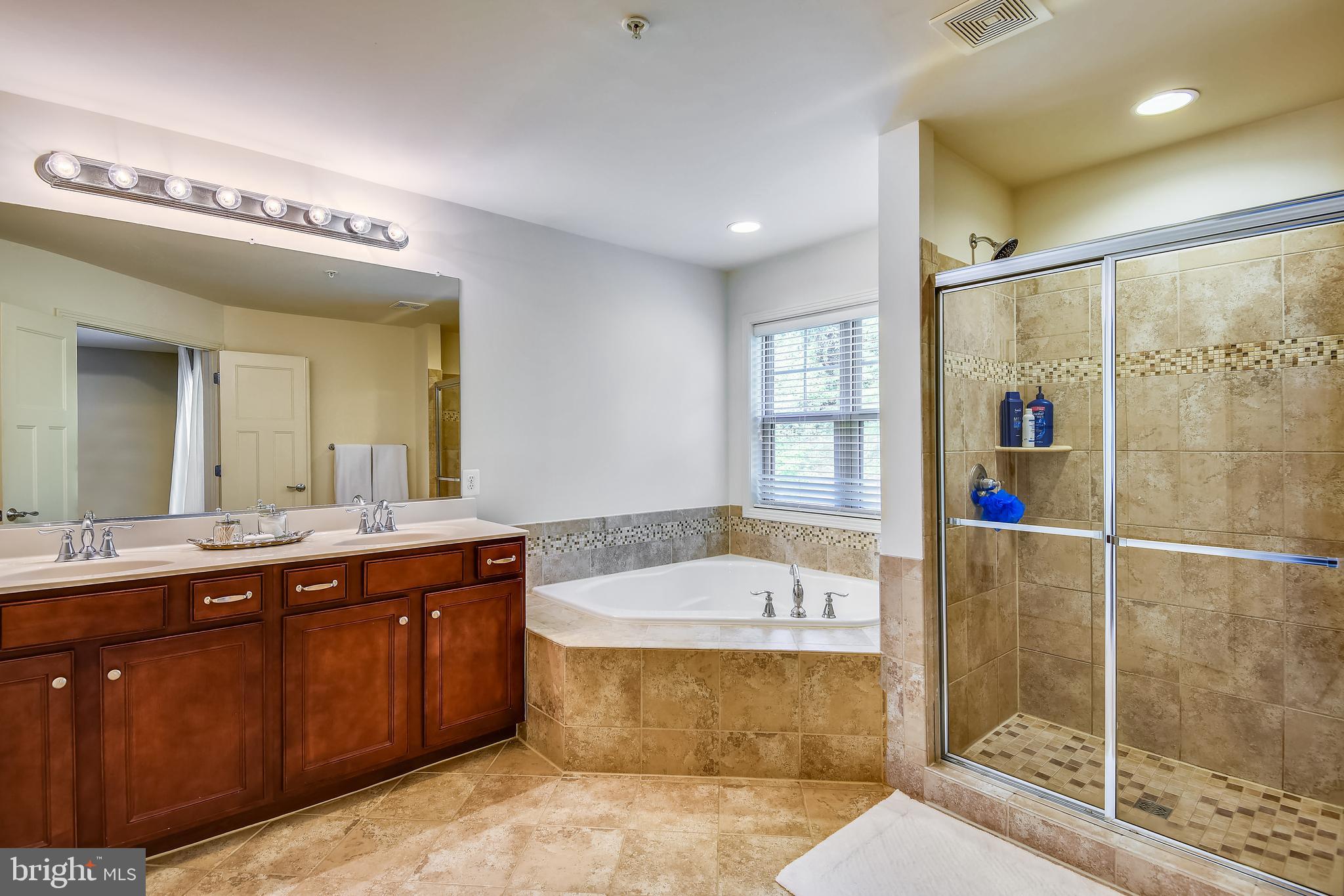 108 Merrimack Way Arnold, MD 21012 - Photo 19 of 35 Large primary en-suite bathroom
