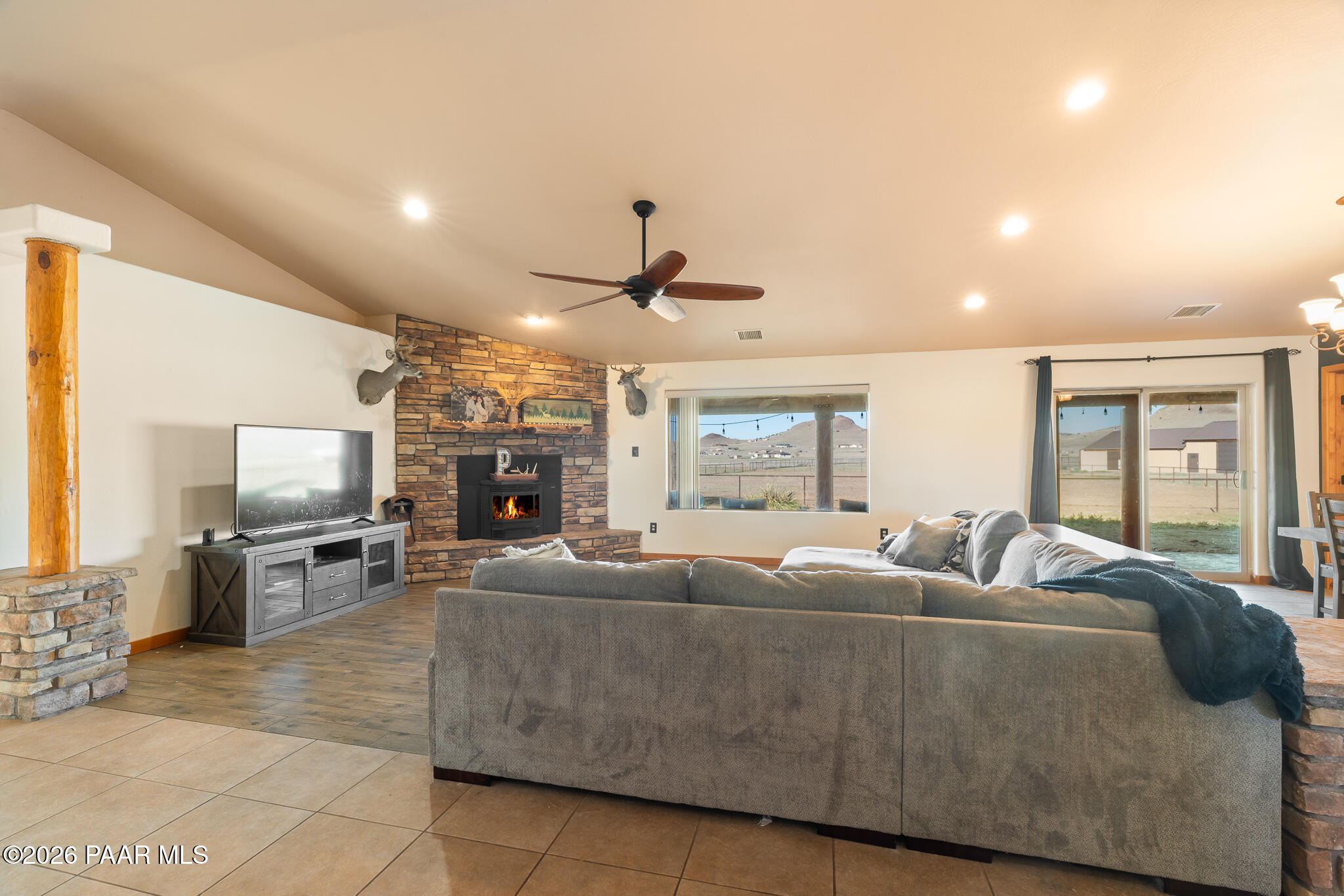 16250 North Riding Horse Road Chino Valley, AZ 86323 - Photo 5 of 39 Living Room - 16250 Riding Horse