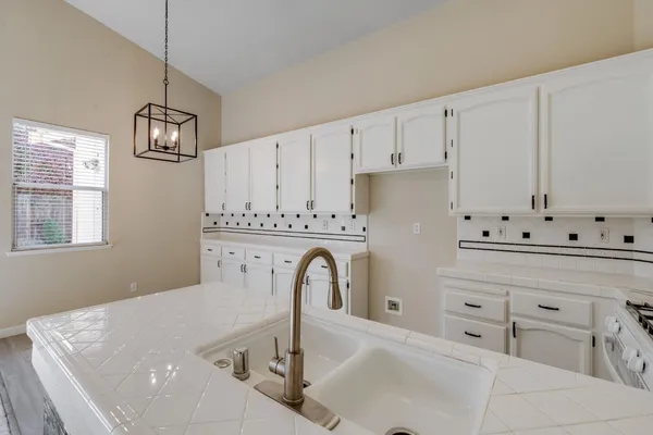 $570,000 | 208 Fremantle Court, Roseville, CA 95747