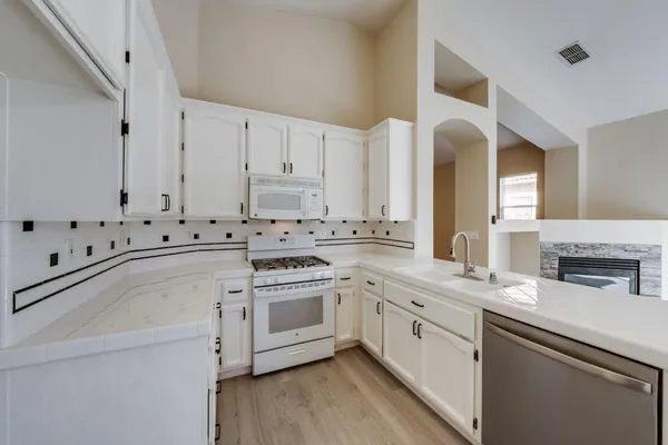 $570,000 | 208 Fremantle Court, Roseville, CA 95747