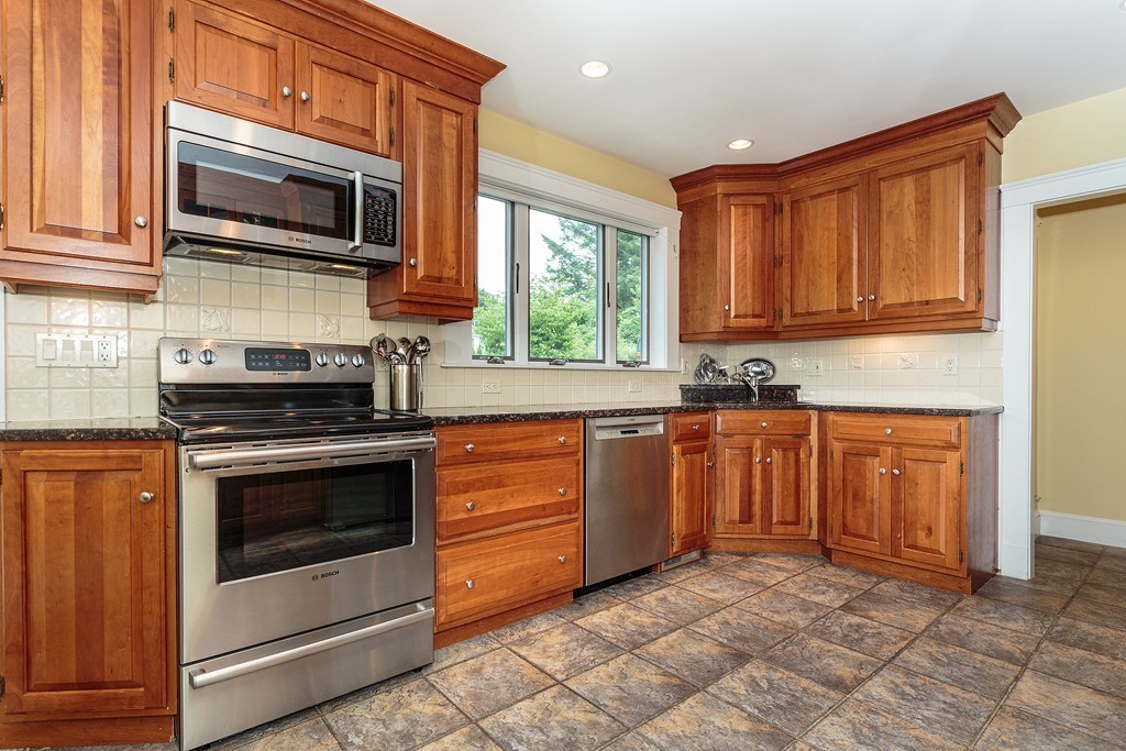 33 Horace Road Belmont, MA 02478 - Photo 6 of 20 Gallery Image 6