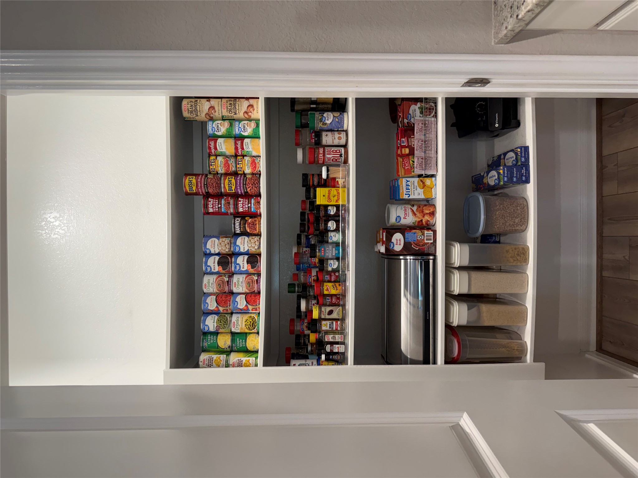 2336 Hagerman Road Conroe, TX 77384 - Photo 17 of 35 a shelf with cup and plates