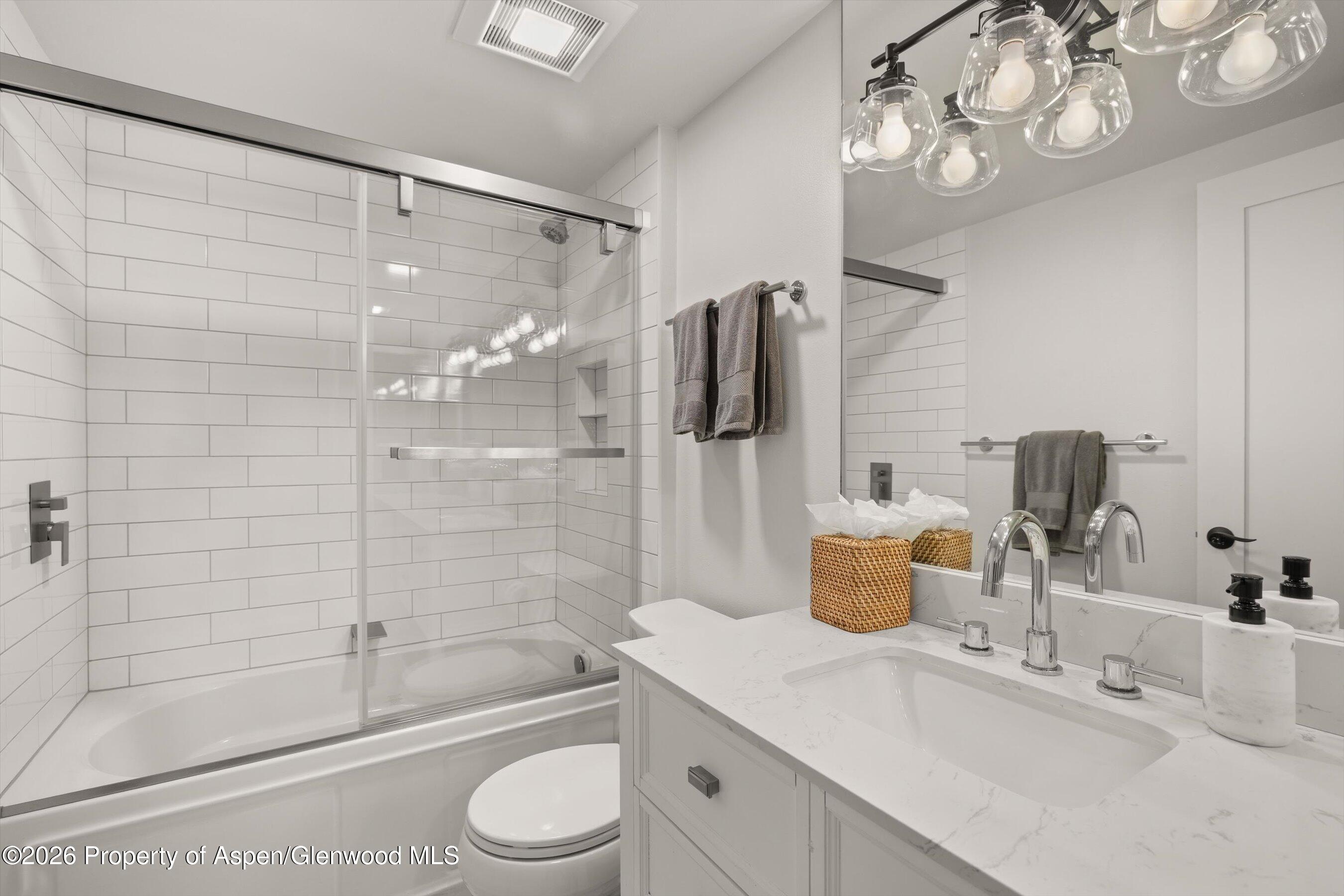 221 Meadow Ranch Drive, Unit D4A Snowmass Village, CO 81615 - Photo 19 of 30 19-221MeadowRanchRd_2512_0426