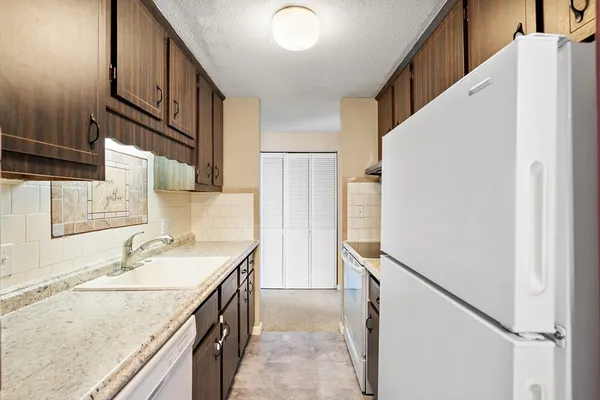 $190,000 | 35 High Street, Unit 9, Marlborough, MA 01752