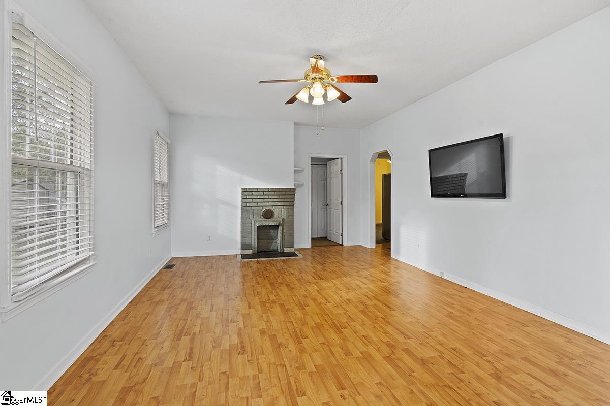 302 Jefferson Street Clinton, SC 29325 - Photo 3 of 13 Gallery Image 3