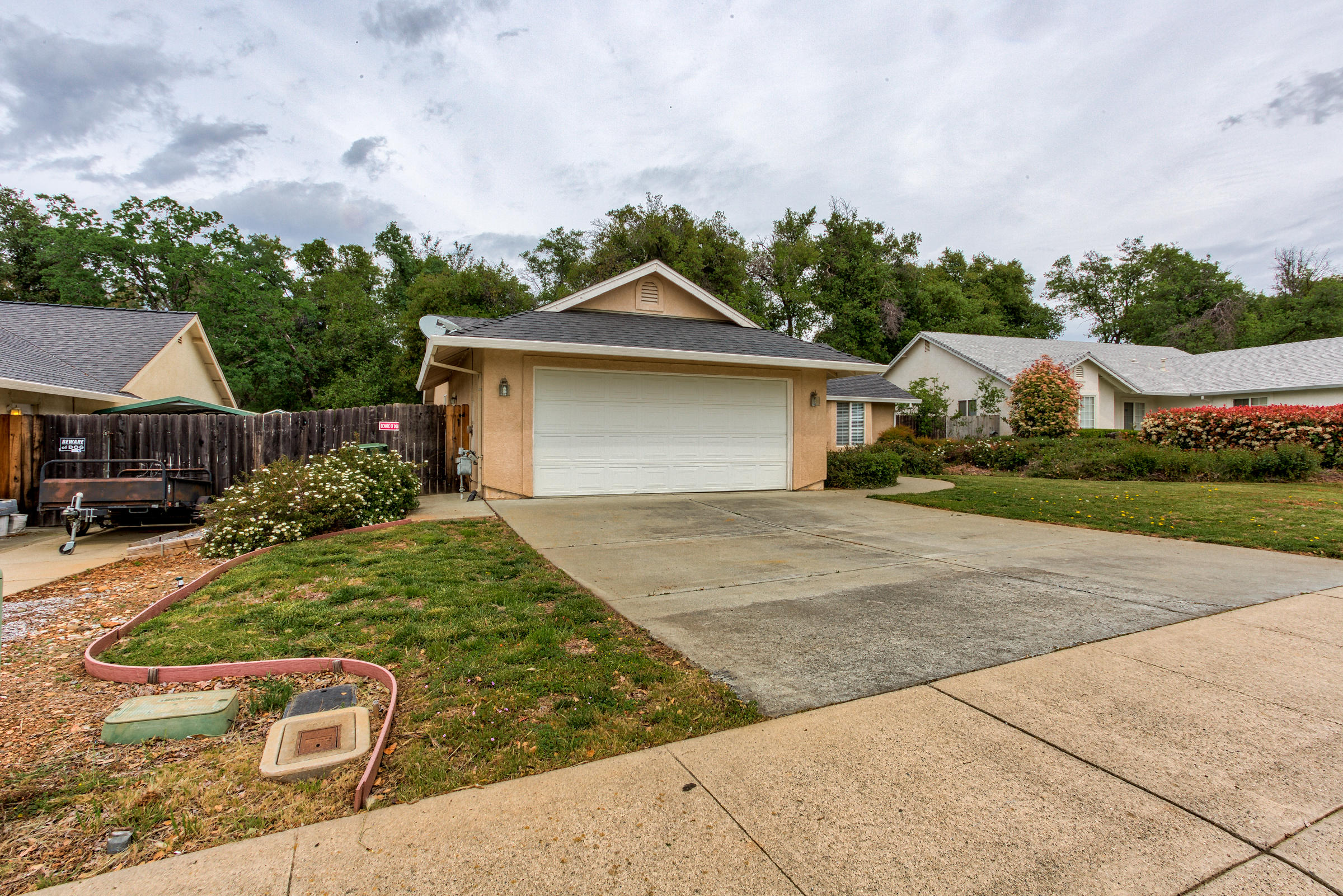 3263 Lawrence Road Redding, CA 96002 - Photo 3 of 32 Front