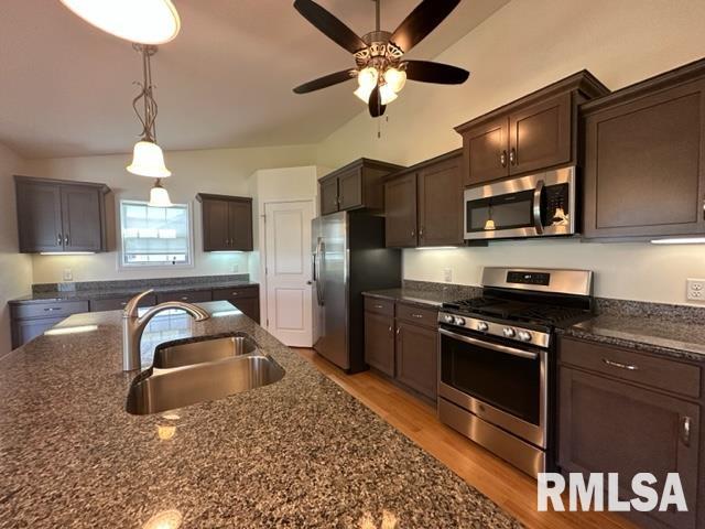 2000 West Rd Drive Springfield, IL 62711 - Photo 8 of 38