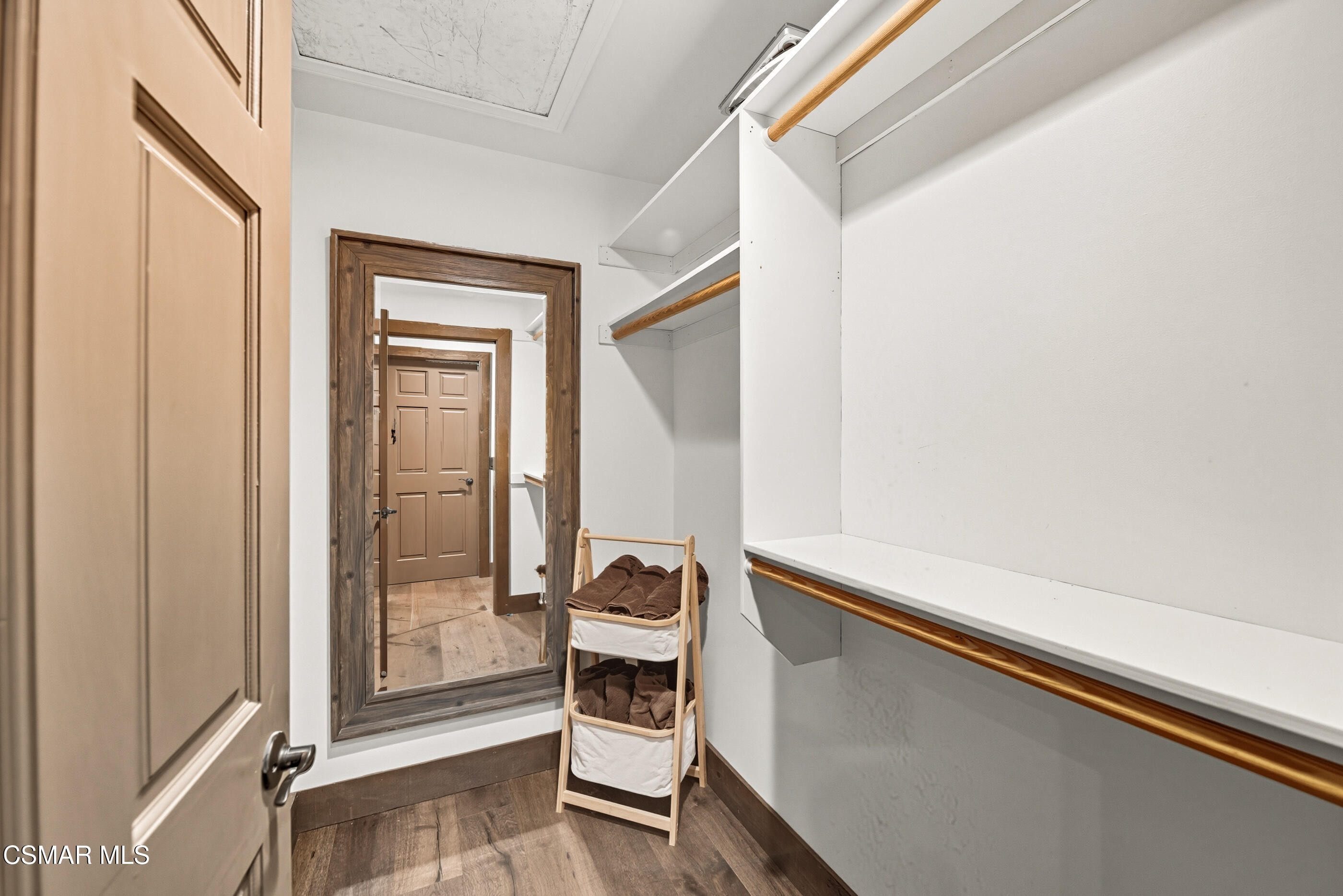 4351 Cornell Road Agoura Hills, CA 91301 - Photo 13 of 33 a view of a hallway with workspace