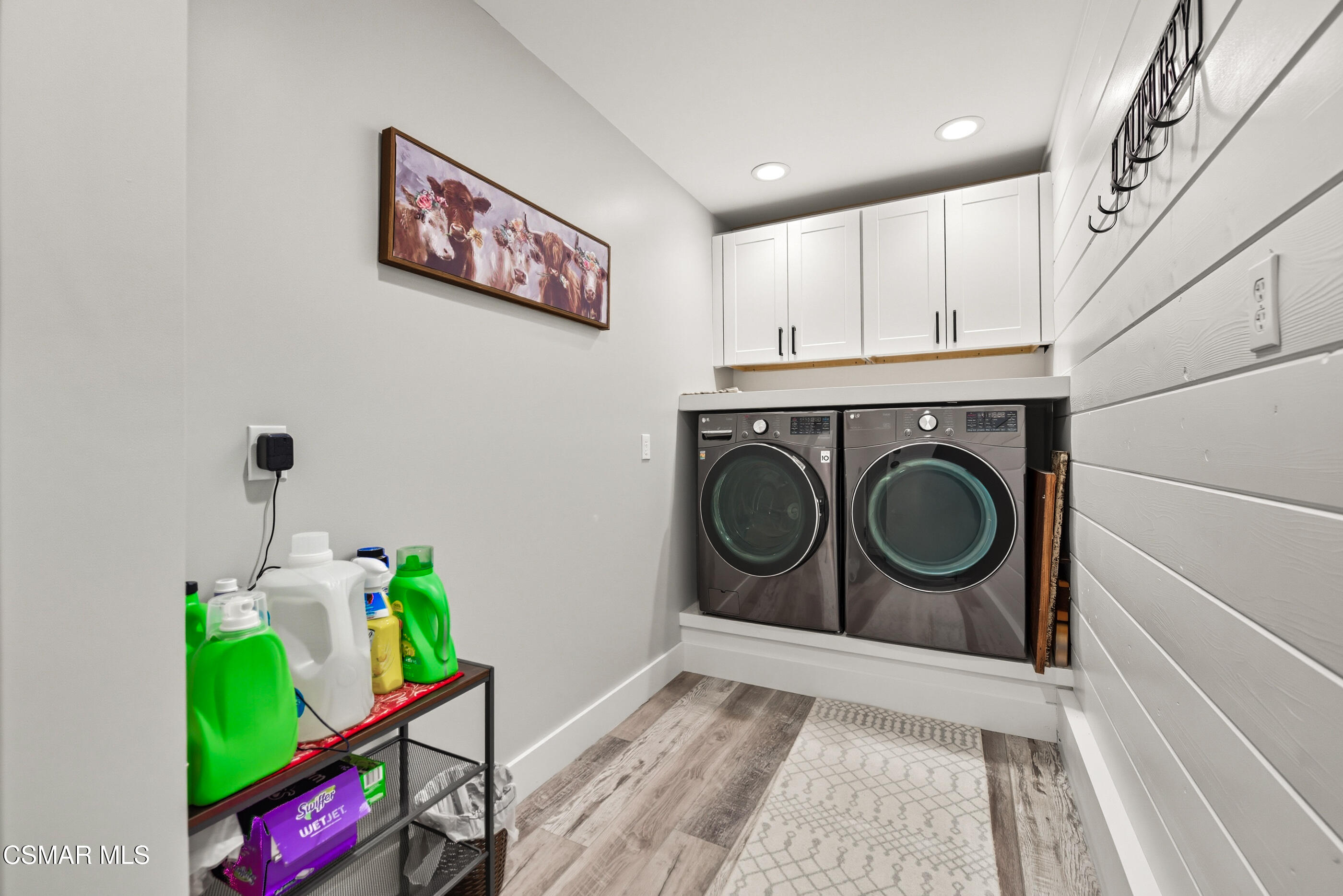 4351 Cornell Road Agoura Hills, CA 91301 - Photo 20 of 33 a utility room with dryer and washer