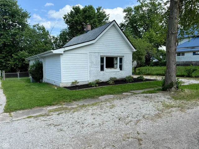 $259,000 | 4833 Pennsylvania Street, Clayton, IN 46118