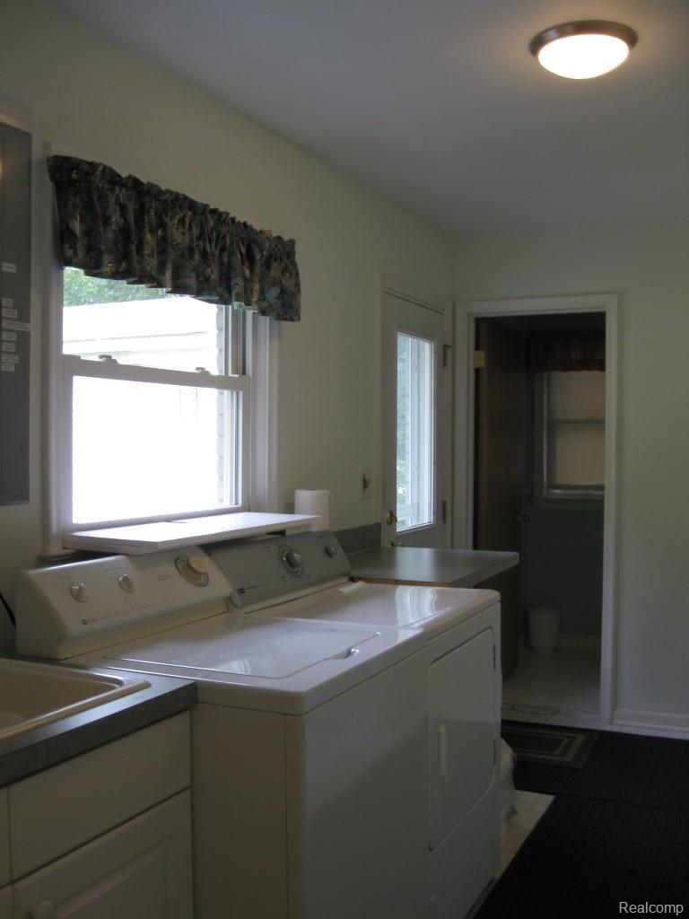 16705 Merriman Road Livonia, MI 48154 - Photo 10 of 51 IMG_2490.JPG