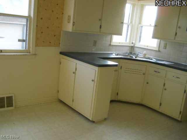 16102 Turney Road Maple Heights, OH 44137 - Photo 3 of 10 Gallery Image 3