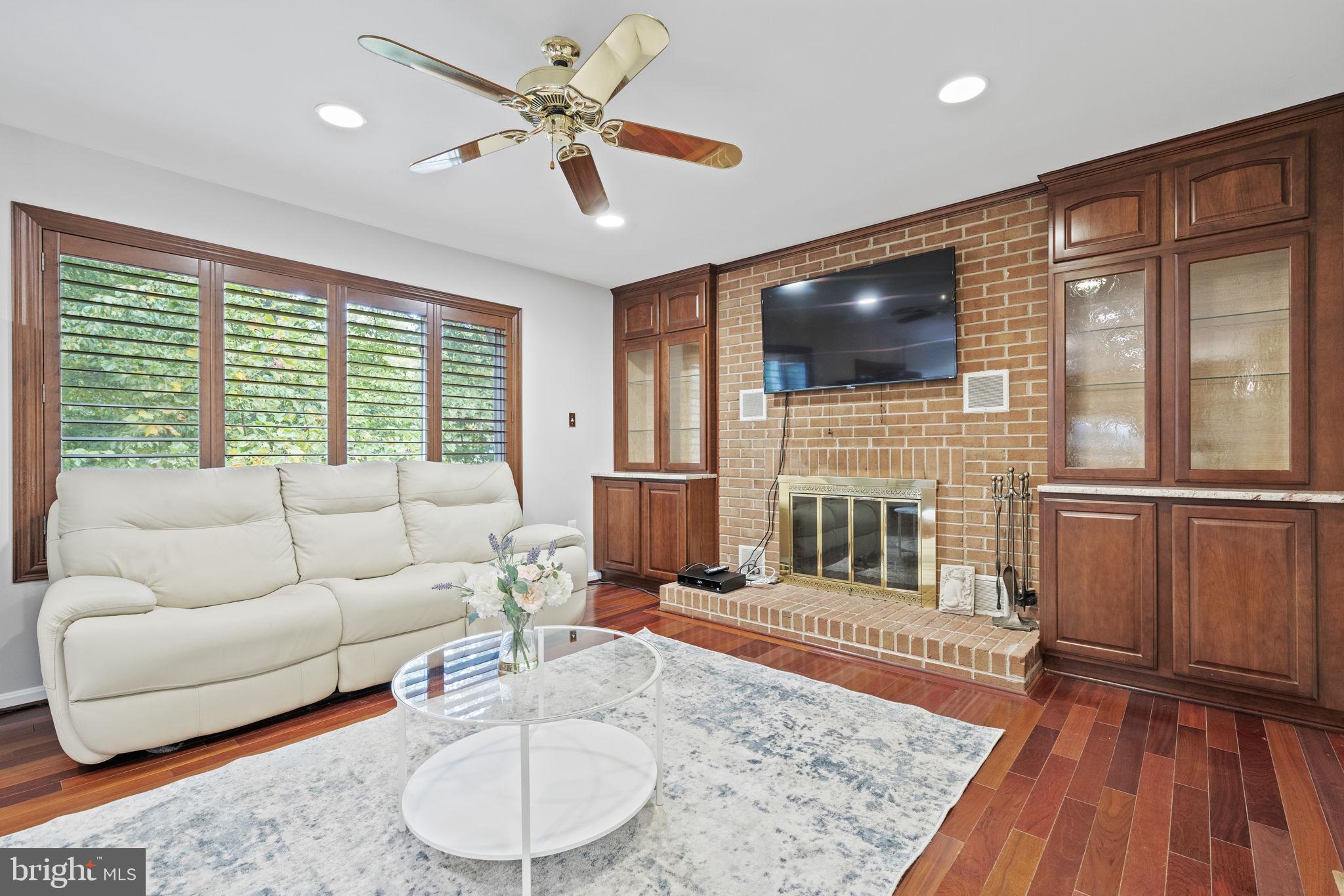 7514 Chancellor Way Springfield, VA 22153 - Photo 8 of 39