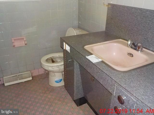 233 Evergreen Road Barrington, NJ 08007 - Photo 13 of 17