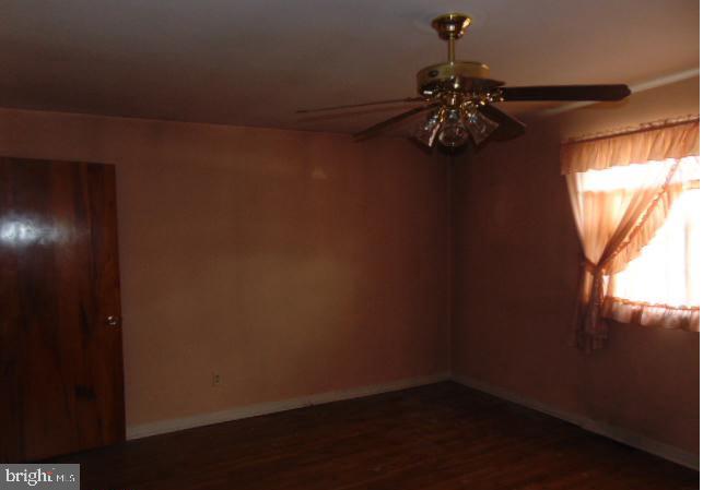 233 Evergreen Road Barrington, NJ 08007 - Photo 4 of 17