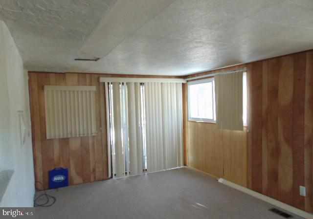 233 Evergreen Road Barrington, NJ 08007 - Photo 9 of 17