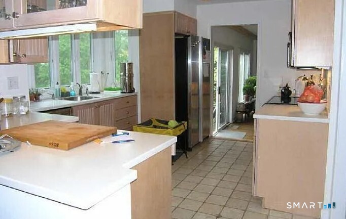 335 Greens Farms Road Westport, CT 06880 - Photo 8 of 15