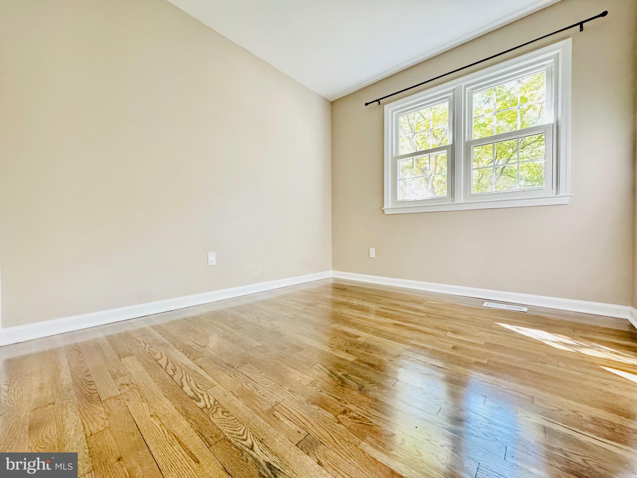 12306 Dendron Place Fort Washington, MD 20744 - Photo 22 of 48 Upstairs Bedroom #2