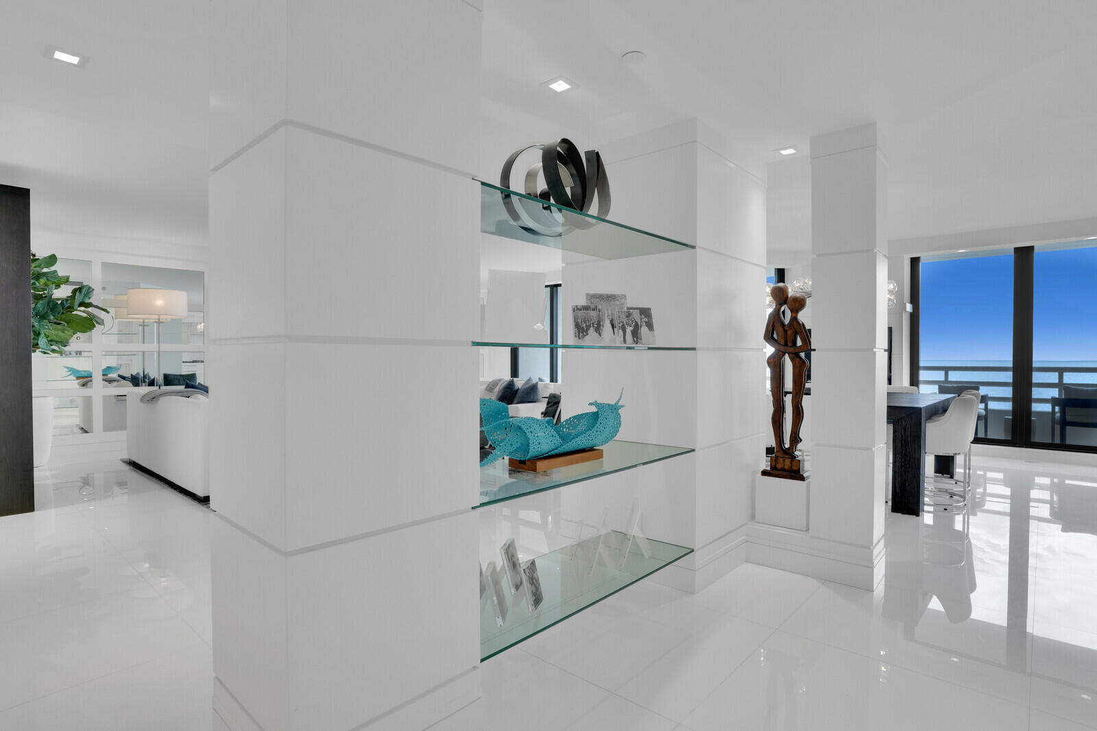 1400 South Ocean Boulevard, Unit 405 Boca Raton, FL 33432 - Photo 16 of 44 Foyer