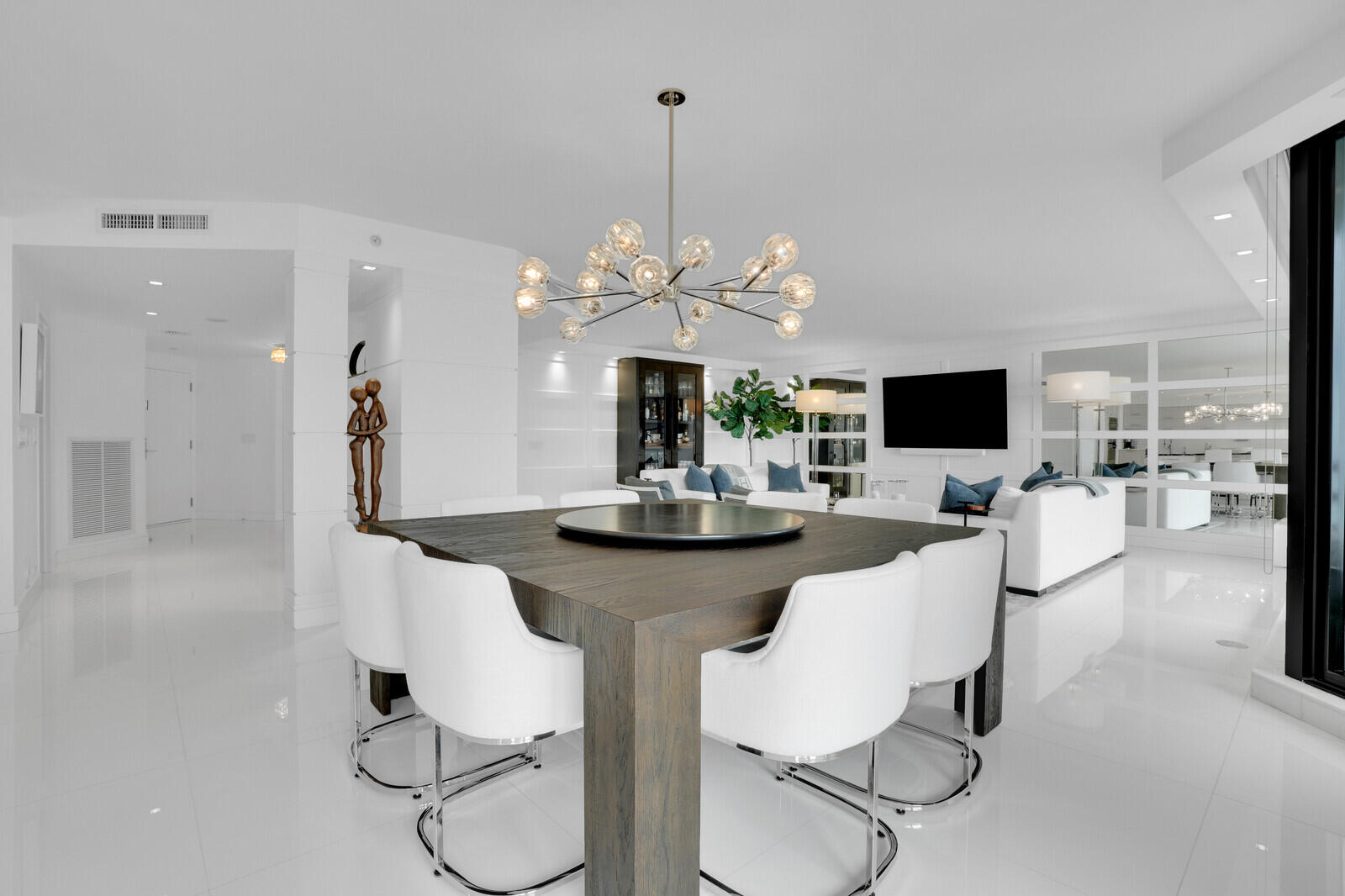 1400 South Ocean Boulevard, Unit 405 Boca Raton, FL 33432 - Photo 8 of 44 Dining area1