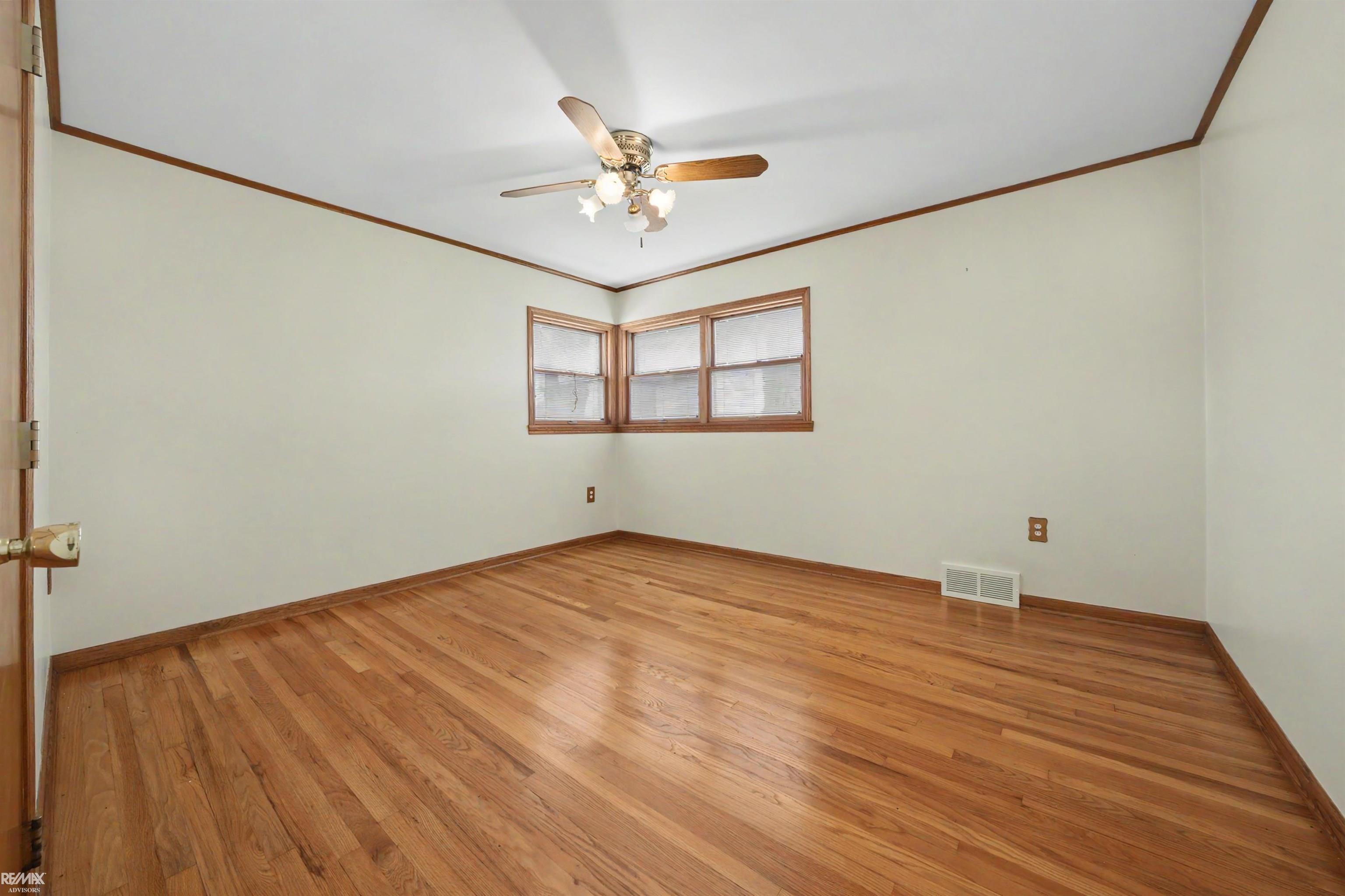 28900 South River Road Harrison Township, MI 48045 - Photo 31 of 81