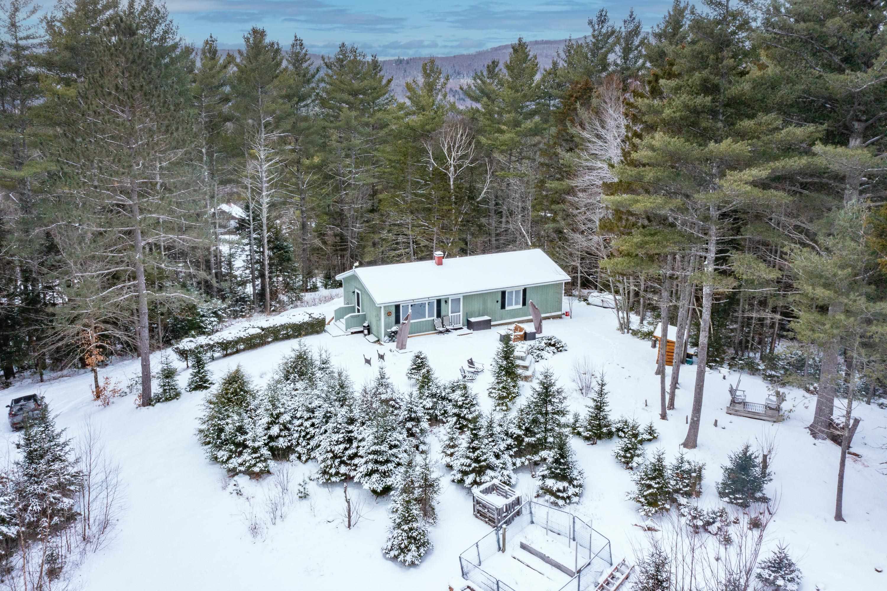 1591 Easton Valley Road Easton, NH 03580 - Photo 34 of 54