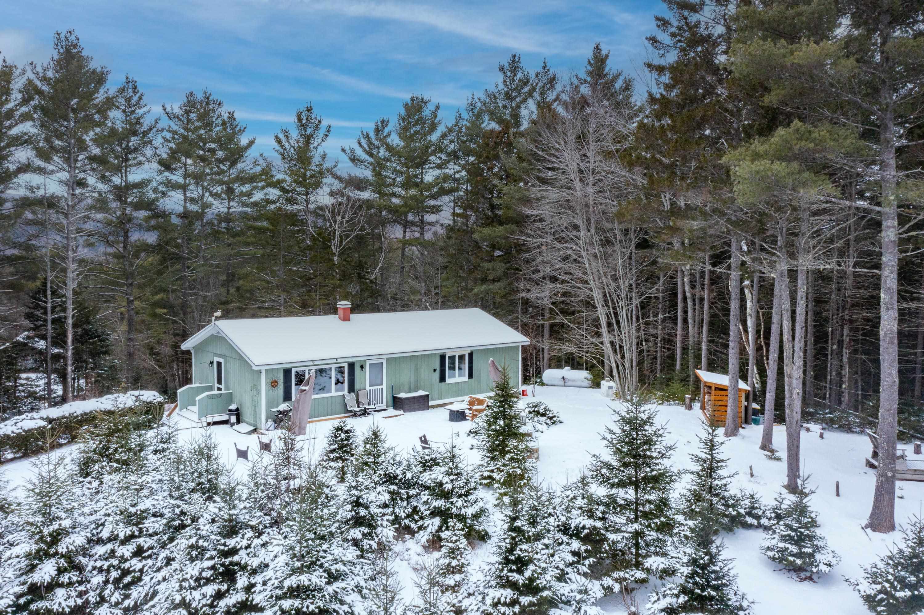 1591 Easton Valley Road Easton, NH 03580 - Photo 35 of 54