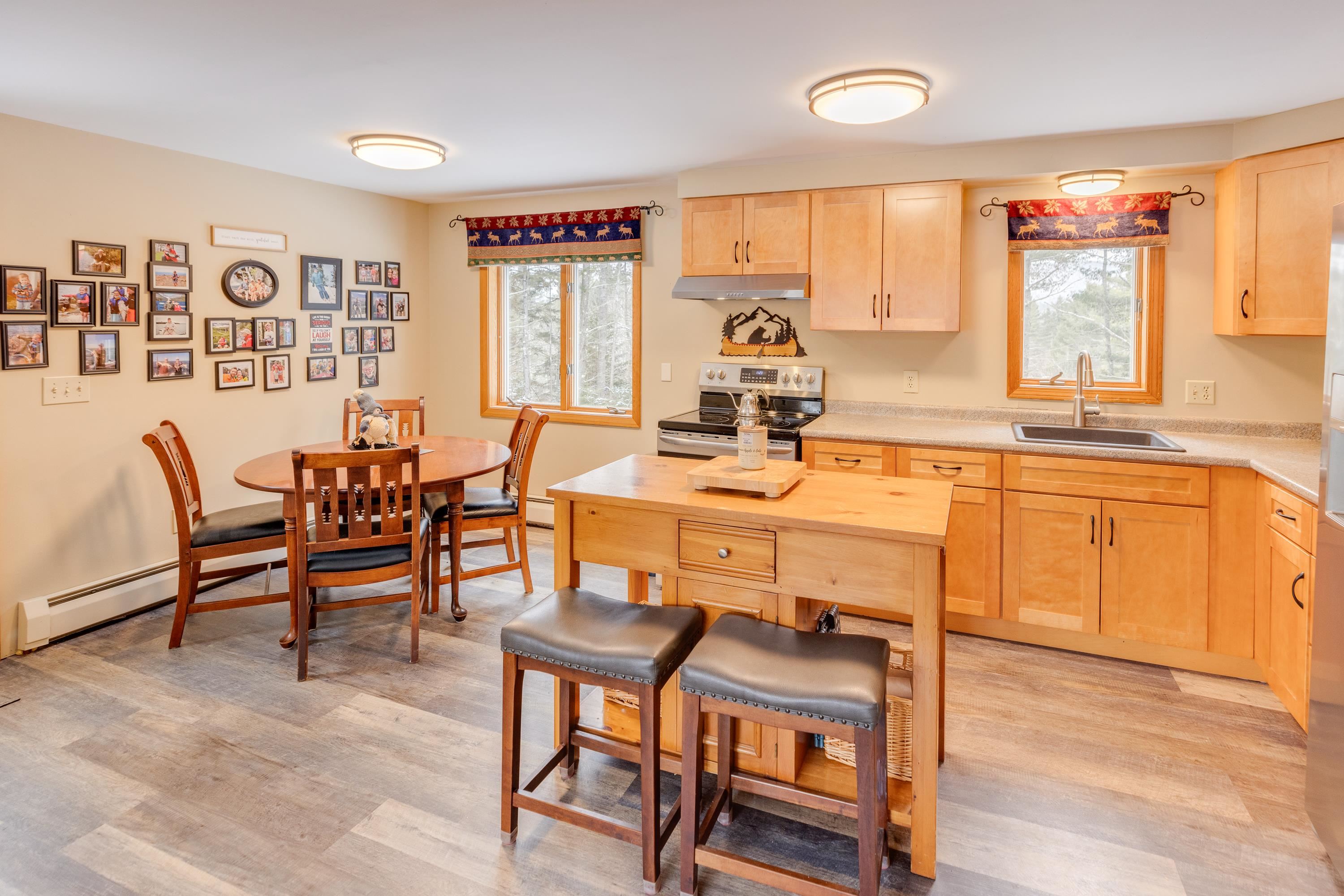 1591 Easton Valley Road Easton, NH 03580 - Photo 5 of 54