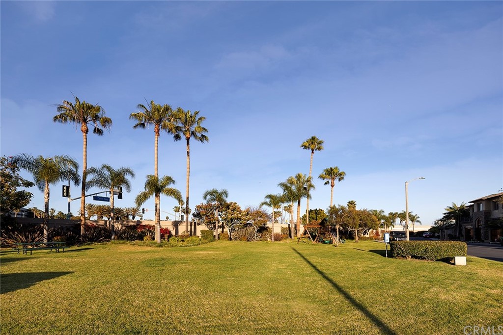 56 Balboa Newport Beach, CA 92663 - Photo 31 of 37 a view of a basket ball ground