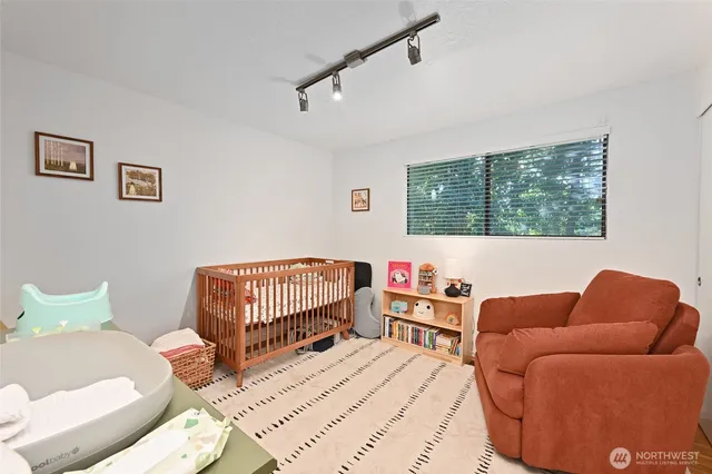 $929,000 | 1614 Northeast 199th Court, Shoreline, WA 98155