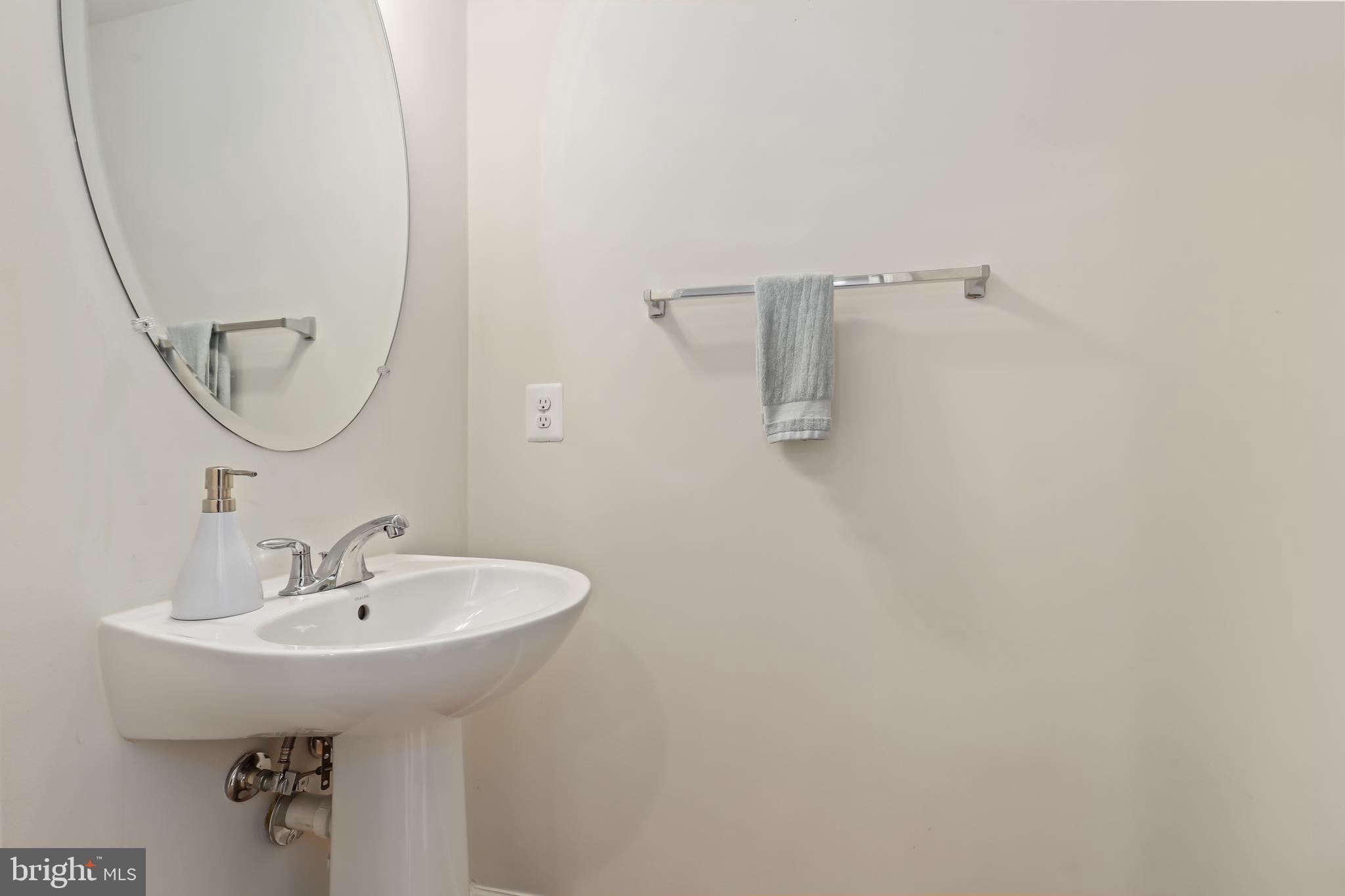 1016 Ribbon Limestone Terrace Southeast Leesburg, VA 20175 - Photo 12 of 29