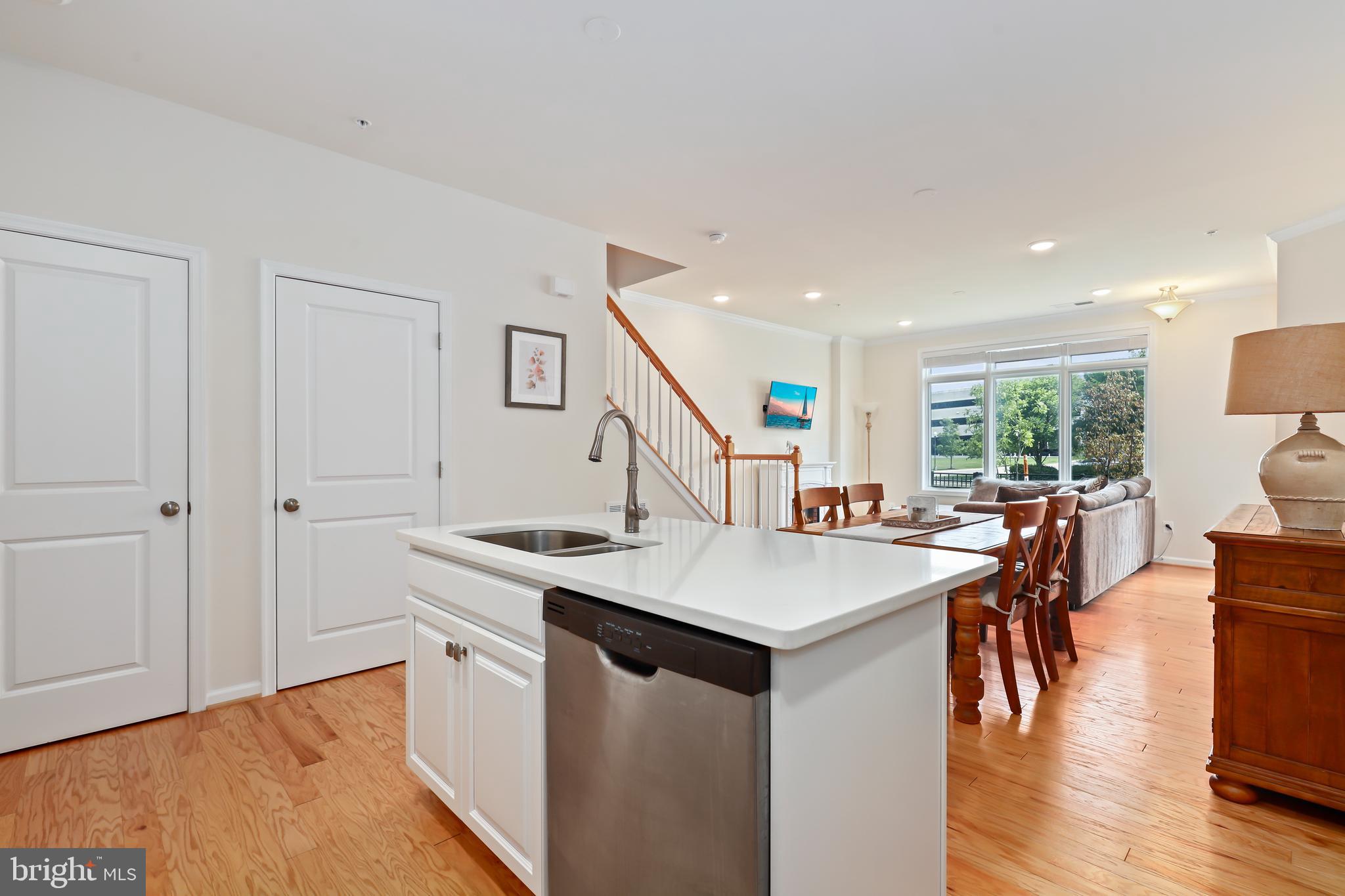 1016 Ribbon Limestone Terrace Southeast Leesburg, VA 20175 - Photo 4 of 29