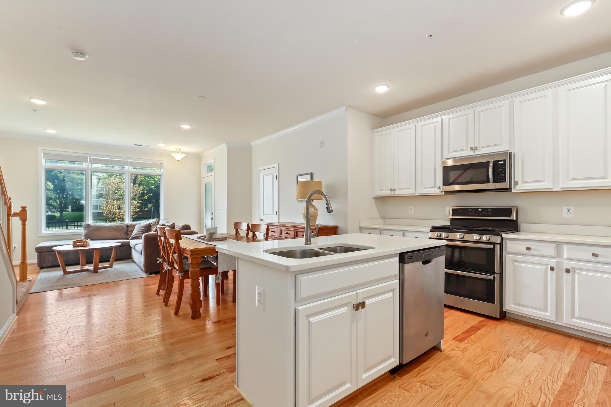 1016 Ribbon Limestone Terrace Southeast Leesburg, VA 20175 - Photo 5 of 29