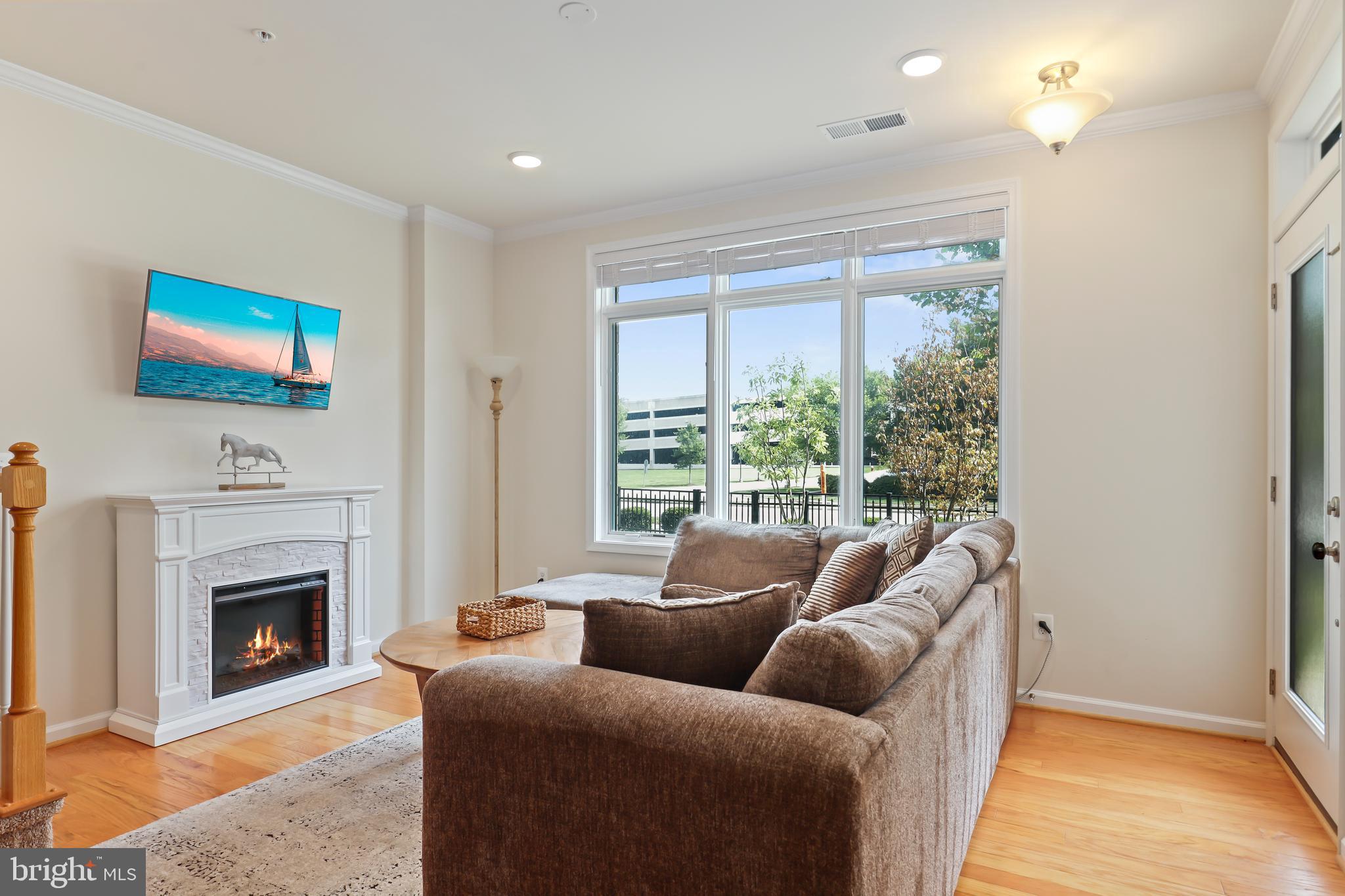 1016 Ribbon Limestone Terrace Southeast Leesburg, VA 20175 - Photo 9 of 29