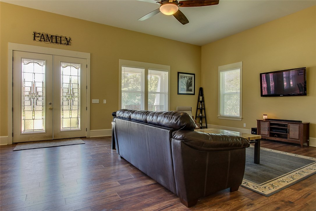 96155 Captains Pointe Road Yulee, FL 32097 - Photo 4 of 30 a living room with furniture and a window